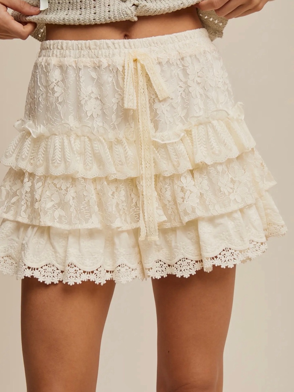 Listicle Cream Tiered Lace short